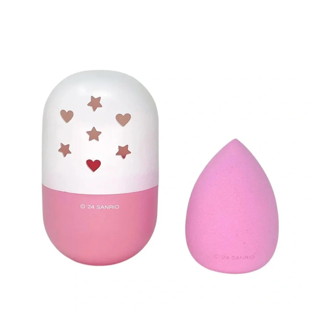 Hello‎ Kitty Pink travel case + blending sponge